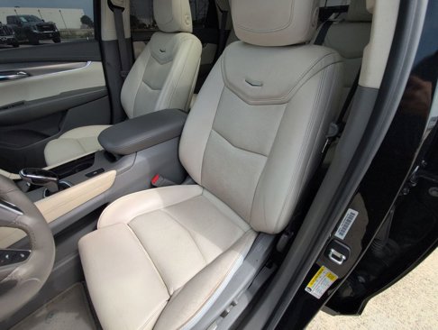 Used 2017 Cadillac XT5 Luxury w/ Driver Awareness Package image 12