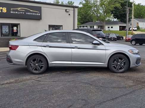 Used 2023 Volkswagen Jetta SE image 7