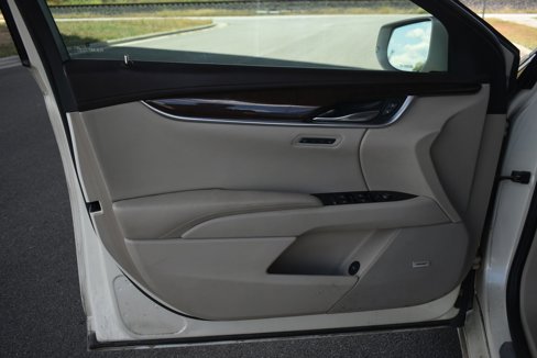 Used 2013 Cadillac XTS Premium image 11