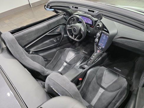 Used 2021 McLaren 720S Performance image 17