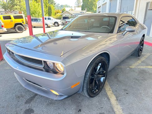 Used 2013 Dodge Challenger SXT Plus image 3