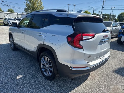 Used 2022 GMC Terrain SLT image 4