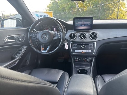 Used 2018 Mercedes-Benz CLA 250 4MATIC image 9