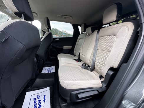 Used 2020 Ford Escape SE image 21