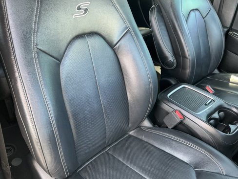 Used 2019 Chrysler Pacifica Touring-L Plus w/ Advanced Safetytec Group image 28