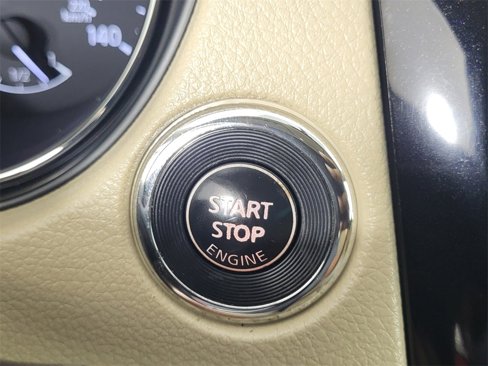 Used 2016 Nissan Rogue SV image 27