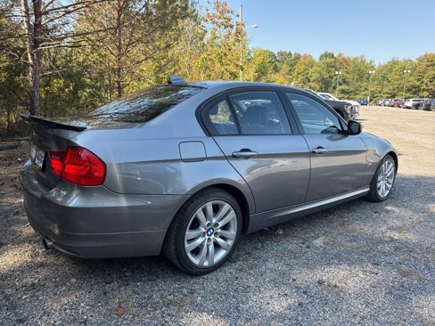 Used 2011 BMW 335i xDrive Sedan image 12