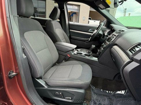 Used 2018 Ford Explorer XLT w/ Equipment Group 201A image 39