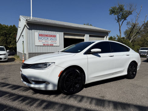 Used 2015 Chrysler 200 Limited w/ Convenience Group image 1