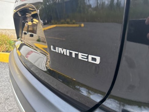 Used 2022 Jeep Cherokee Limited image 9