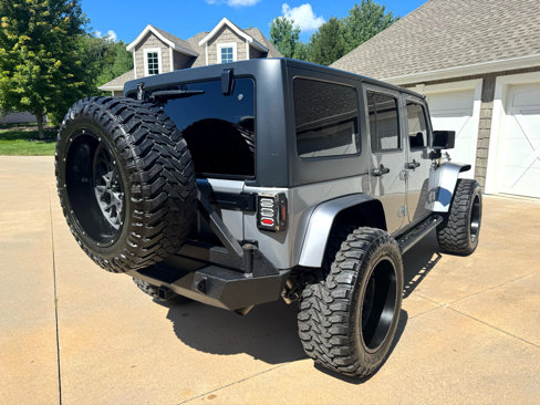 Used 2013 Jeep Wrangler Unlimited Sahara w/ Dual Top Group image 6