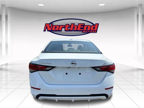 Used 2022 Nissan Sentra SV image 6