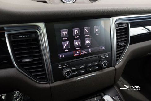Used 2017 Porsche Macan S image 27