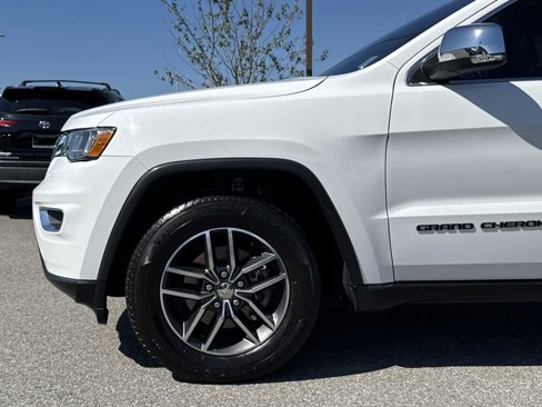 Used 2018 Jeep Grand Cherokee Limited image 9
