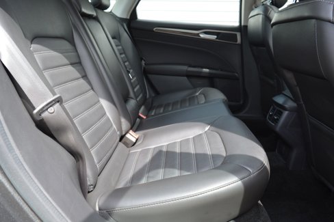 Used 2015 Ford Fusion SE w/ Equipment Group 202A image 24