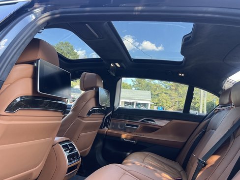 Used 2017 BMW 740e xDrive image 47