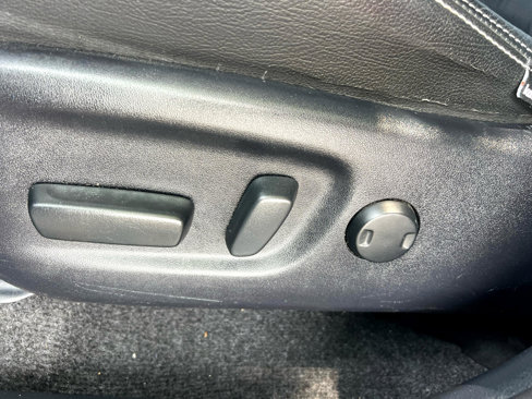 Used 2018 Toyota RAV4 XLE Premium image 12