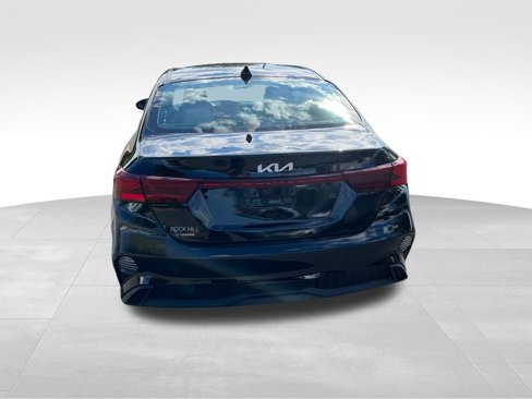 Used 2023 Kia Forte LXS image 6