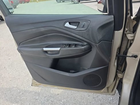 Used 2017 Ford Escape SE image 13