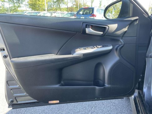 Used 2014 Toyota Camry image 5
