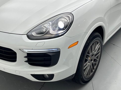 Used 2017 Porsche Cayenne Platinum Edition image 50
