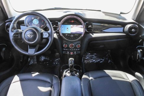Used 2023 MINI Cooper 4-Door Hardtop image 12