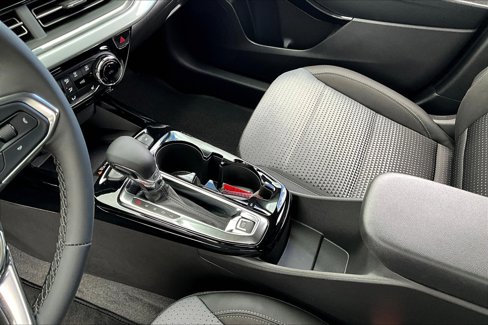 New 2025 Chevrolet Trax LT w/ Sunroof Package image 8