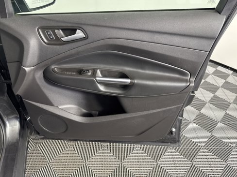 Used 2018 Ford Escape Titanium image 41