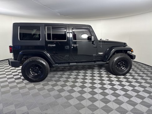 Used 2012 Jeep Wrangler Unlimited Sahara w/ Dual Top Group image 6