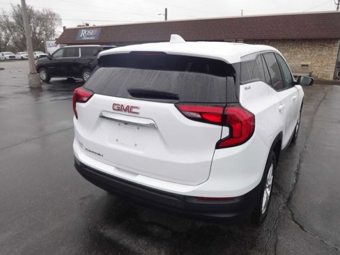 Used 2020 GMC Terrain SLE w/ LPO, Floor Liner Package image 7