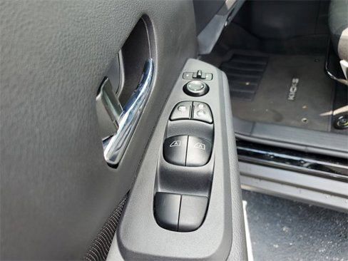 Used 2024 Nissan Kicks SV image 20