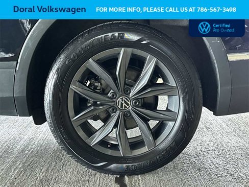 Used 2023 Volkswagen Tiguan SE image 11