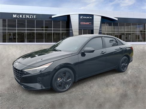 Used 2023 Hyundai Elantra SEL w/ Cargo Package image 2