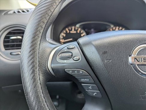 Used 2018 Nissan Pathfinder S image 14