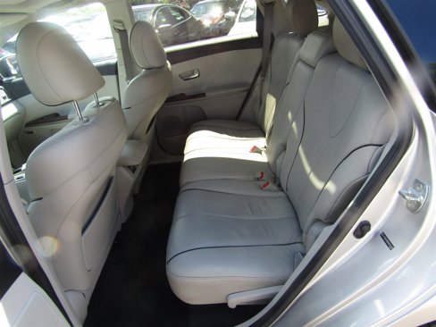 Used 2010 Toyota Venza AWD image 18