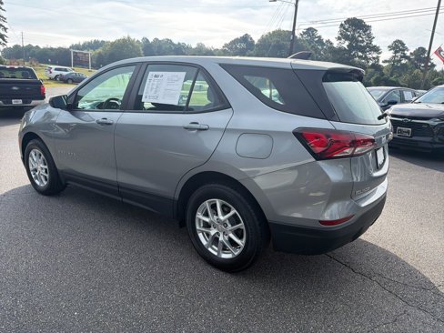 Used 2023 Chevrolet Equinox LS image 3