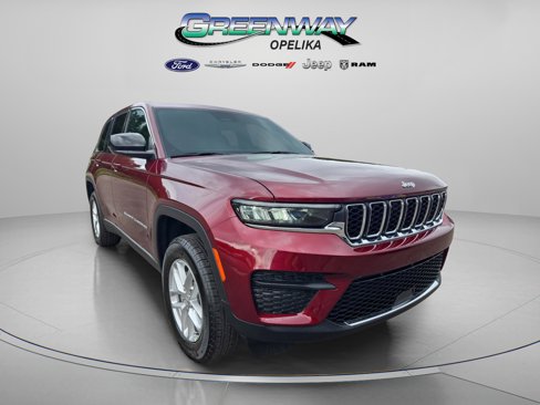 New 2025 Jeep Grand Cherokee Laredo image 1