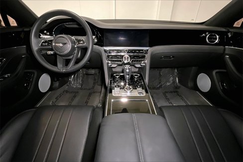 Used 2024 Bentley Flying Spur Azure image 22