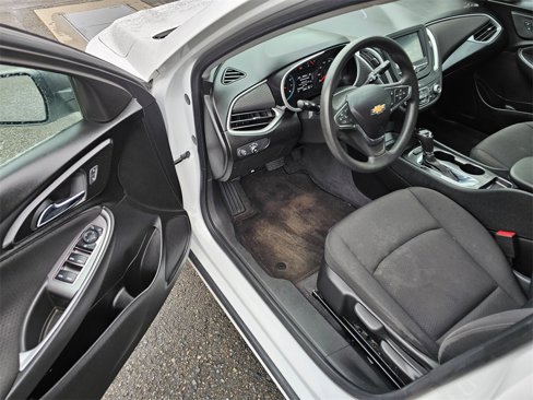 Used 2018 Chevrolet Malibu LS image 15
