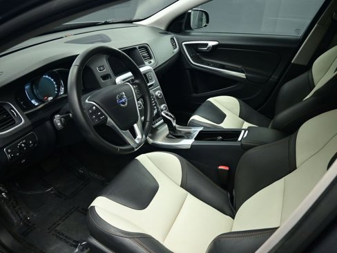 Used 2016 Volvo S60 T5 Cross Country Platinum image 14