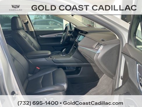 Used 2017 Cadillac XT5 Luxury w/ Driver Awareness Package image 7