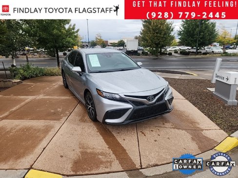 Used 2023 Toyota Camry SE image 2