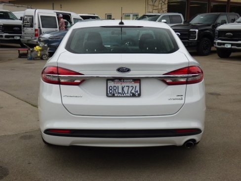 Used 2018 Ford Fusion SE image 16