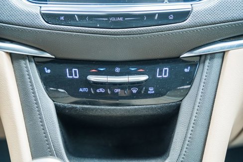 Used 2018 Cadillac XT5 AWD image 26
