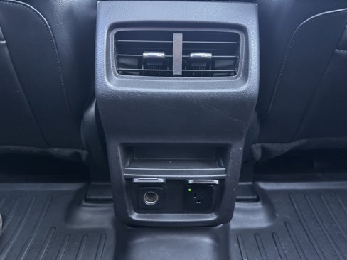 Used 2017 Ford Edge Titanium w/ Technology Package image 38