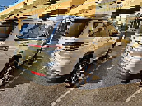 Used 2021 Jeep Grand Cherokee L Limited image 3