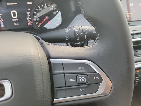 New 2025 Jeep Compass Latitude image 29