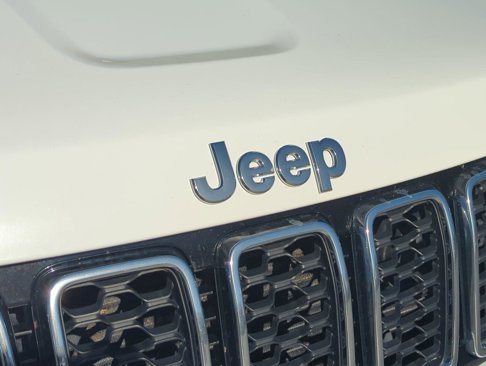 Used 2021 Jeep Grand Cherokee Laredo image 21