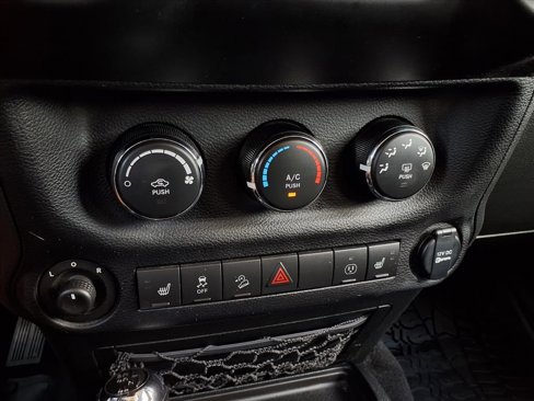 Used 2014 Jeep Wrangler Unlimited Rubicon image 7
