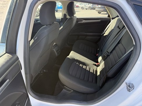 Used 2018 Ford Fusion SE w/ Fusion SE Technology Package image 16